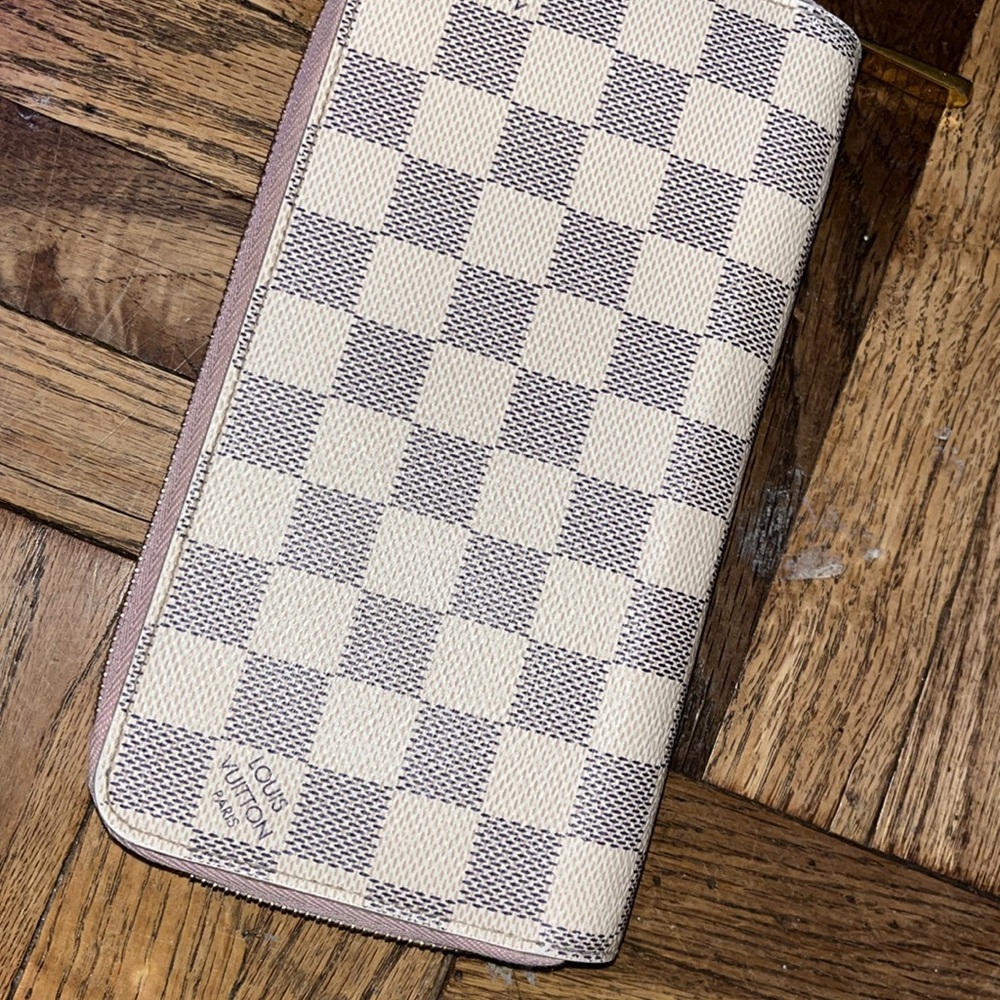 Lv Wallets - image 2